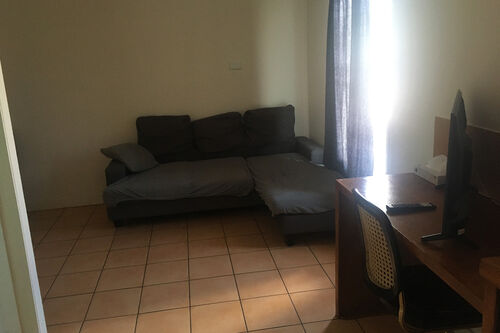 No Frills Budget Family Room with 2 Bedrooms and Lounge area 200m from Wagon Wheel Motel